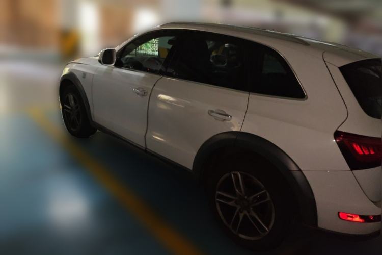 Used Audi Q5 2018 Collector's Edition 40 TFSI Technology Model Rear Left 45 Deg
