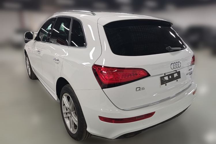 Used Audi Q5 2018 Collector's Edition 40 TFSI Technology Model Rear Left 45 Deg