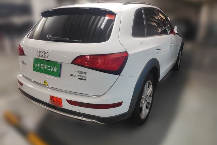Used Audi Q5 2018 Collector's Edition 40 TFSI Technology Model Rear Right 45 Deg