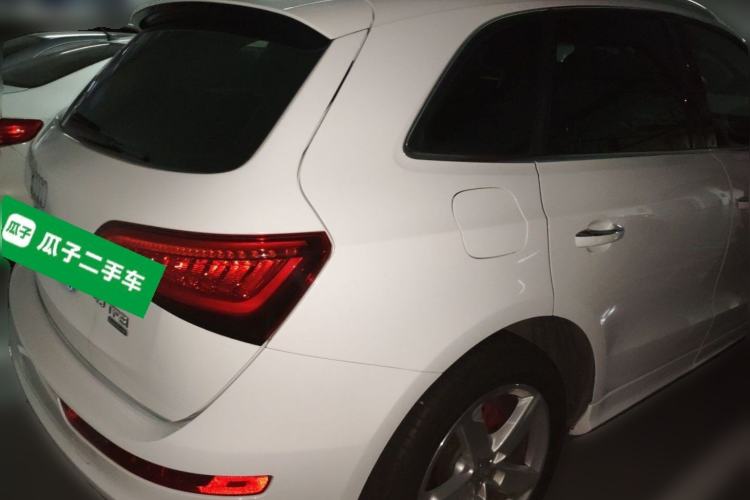 Used Audi Q5 2018 Collector's Edition 40 TFSI Ambition Model Rear Right 45 Deg