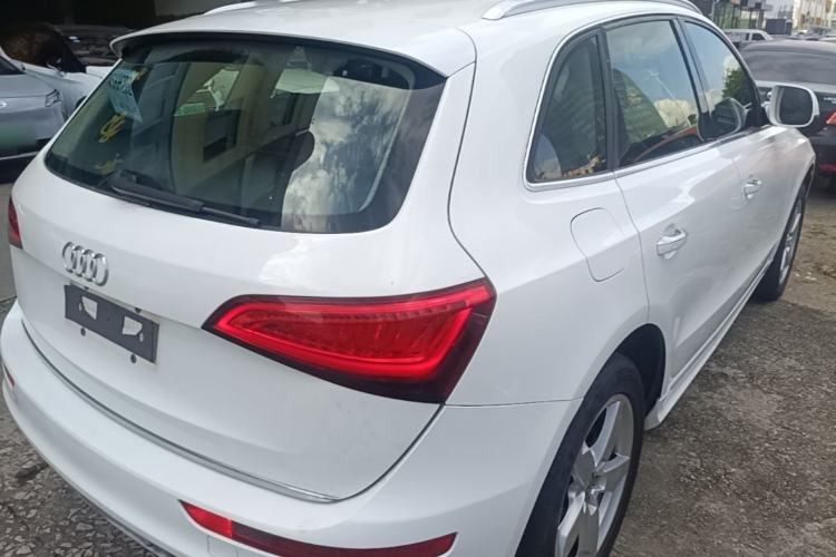 Used Audi Q5 2018 Collector's Edition 40 TFSI Ambition Model Rear Right 45 Deg