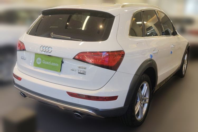 Used Audi Q5 2018 Collector's Edition 40 TFSI Technology Model Rear Right 45 Deg