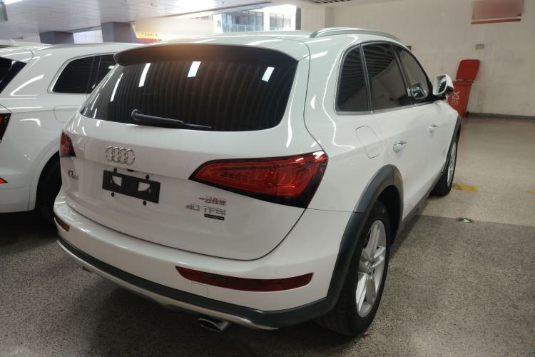 Used Audi Q5 2018 Collector's Edition 40 TFSI Technology Model Rear Right 45 Deg