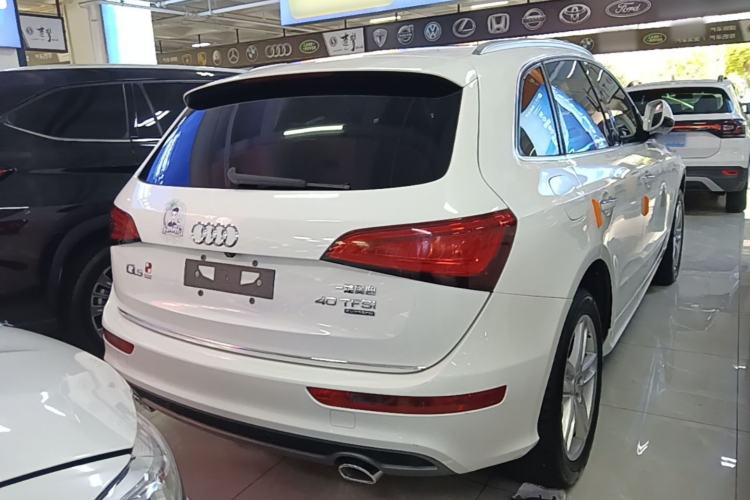 Used Audi Q5 2018 Collector's Edition 40 TFSI Technology Model Rear Right 45 Deg