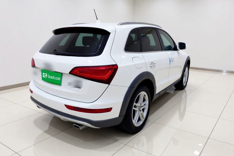 Used Audi Q5 2018 Collector's Edition 40 TFSI Technology Model Rear Right 45 Deg