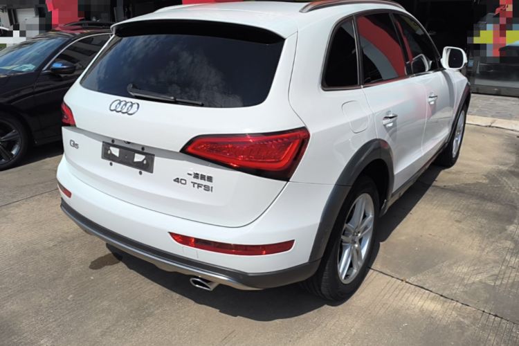 Used Audi Q5 2018 Collector's Edition 40 TFSI Technology Model Rear Right 45 Deg