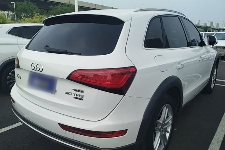 Used Audi Q5 2018 Collector's Edition 40 TFSI Technology Model Rear Right 45 Deg