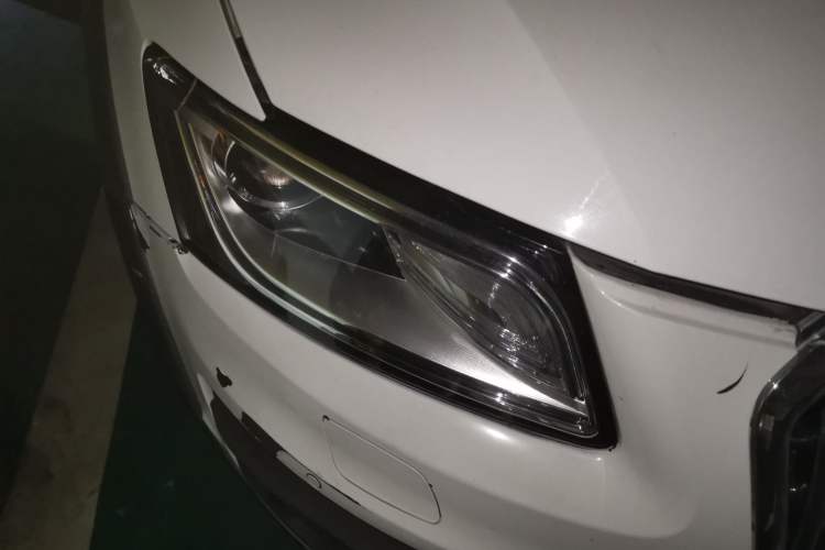 Used Audi Q5 2018 Collector's Edition 40 TFSI Technology Model Right Front Headlight