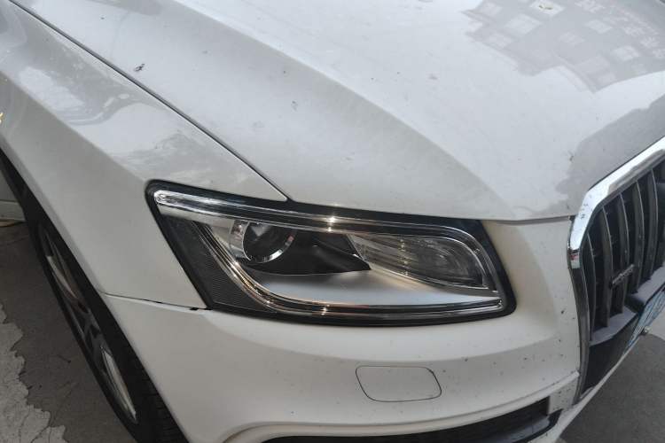 Used Audi Q5 2018 Collector's Edition 40 TFSI Technology Model Right Front Headlight