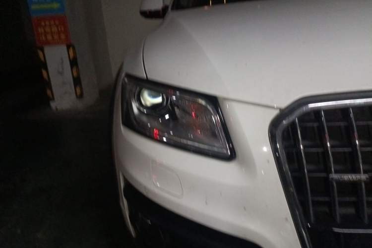 Used Audi Q5 2018 Collector's Edition 40 TFSI Technology Model Right Front Headlight