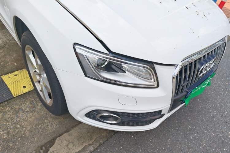 Used Audi Q5 2018 Collector's Edition 40 TFSI Ambition Model Right Front Headlight