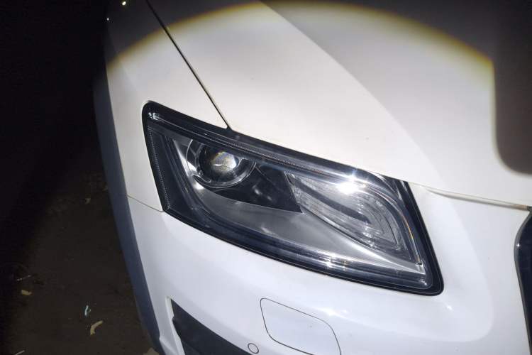 Used Audi Q5 2018 Collector's Edition 40 TFSI Technology Model Right Front Headlight