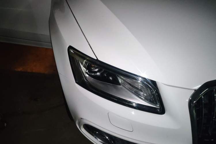 Used Audi Q5 2018 Collector's Edition 40 TFSI Technology Model Right Front Headlight