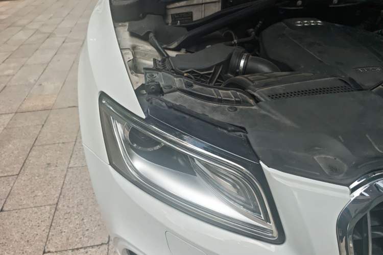 Used Audi Q5 2018 Collector's Edition 40 TFSI Technology Model Right Front Headlight