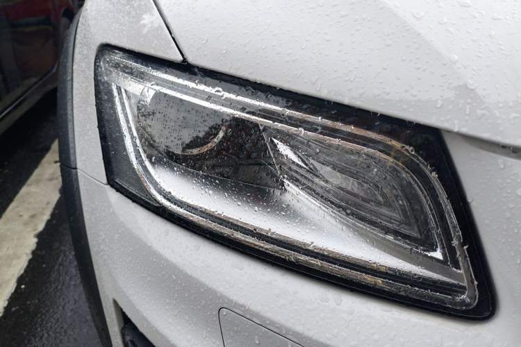 Used Audi Q5 2018 Collector's Edition 40 TFSI Technology Model Right Front Headlight