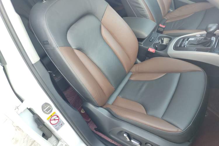 Used Audi Q5 2018 Collector's Edition 40 TFSI Technology Model Right Front Seat