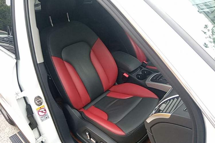 Used Audi Q5 2018 Collector's Edition 40 TFSI Technology Model Right Front Seat