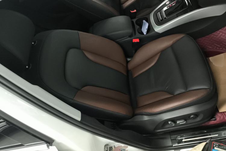 Used Audi Q5 2018 Collector's Edition 40 TFSI Technology Model Right Front Seat