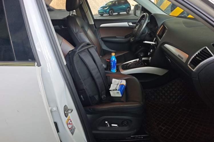 Used Audi Q5 2018 Collector's Edition 40 TFSI Technology Model Right Front Seat