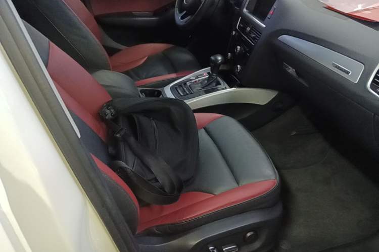 Used Audi Q5 2018 Collector's Edition 40 TFSI Technology Model Right Front Seat