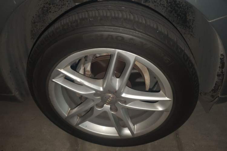 Used Audi Q5 2018 Collector's Edition 40 TFSI Technology Model Right Front Wheel Hub