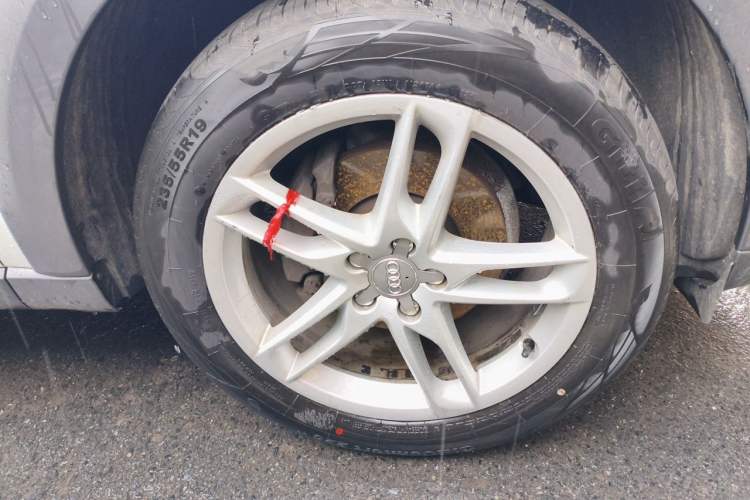 Used Audi Q5 2018 Collector's Edition 40 TFSI Technology Model Right Front Wheel Hub
