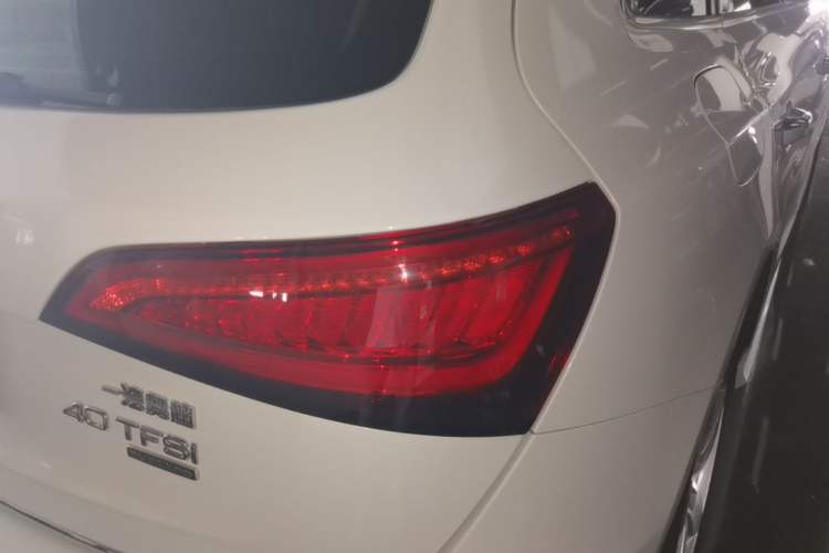 Used Audi Q5 2018 Collector's Edition 40 TFSI Ambition Model Right Rear Taillight