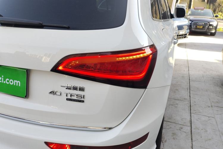 Used Audi Q5 2018 Collector's Edition 40 TFSI Technology Model Right Rear Taillight