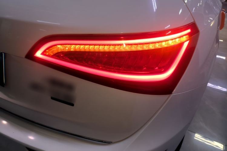 Used Audi Q5 2018 Collector's Edition 40 TFSI Technology Model Right Rear Taillight
