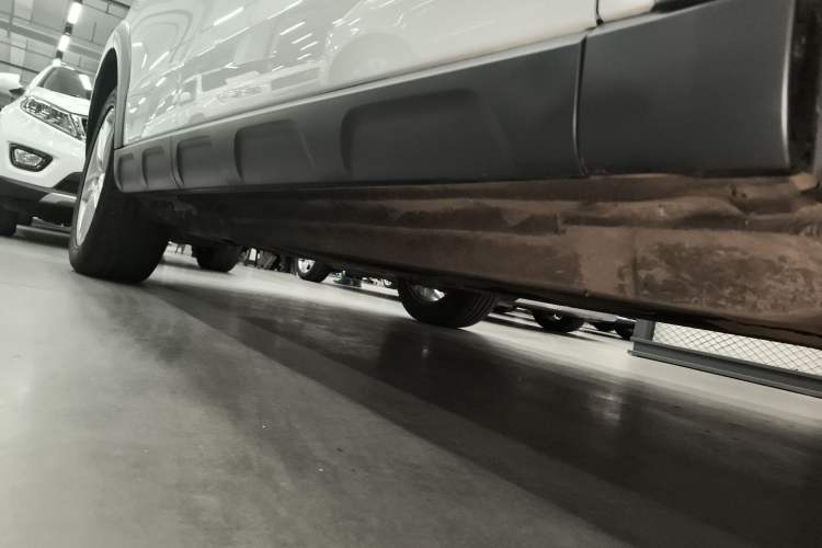 Used Audi Q5 2018 Collector's Edition 40 TFSI Technology Model Right Side Sill