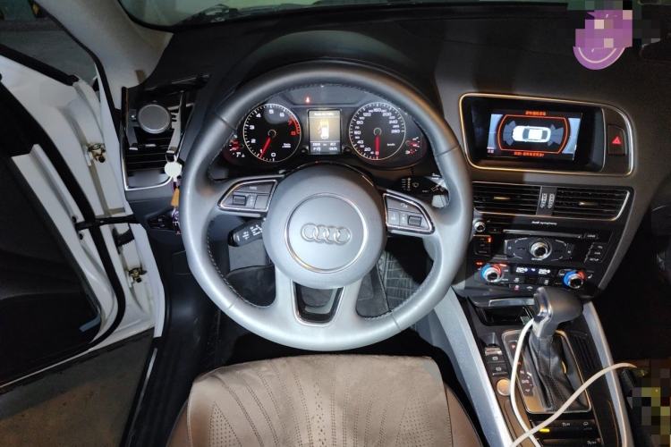 Used Audi Q5 2018 Collector's Edition 40 TFSI Technology Model Steering Wheel