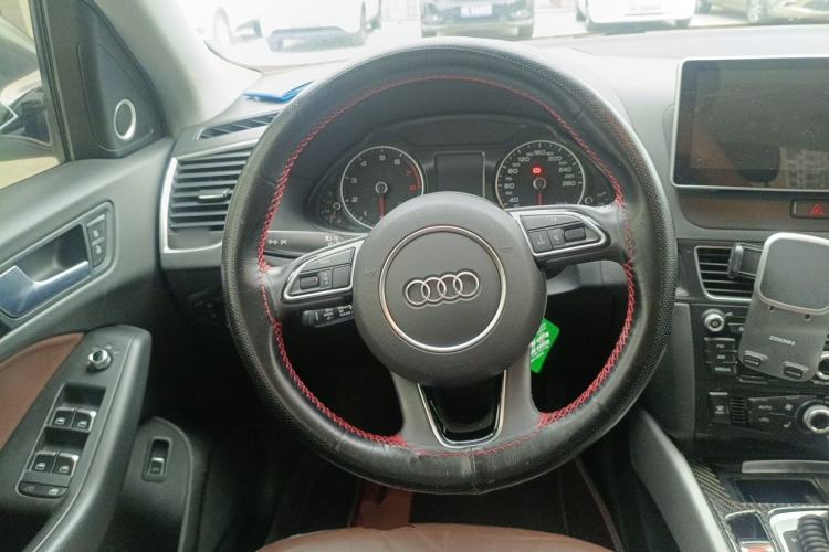 Used Audi Q5 2018 Collector's Edition 40 TFSI Ambition Model Steering Wheel