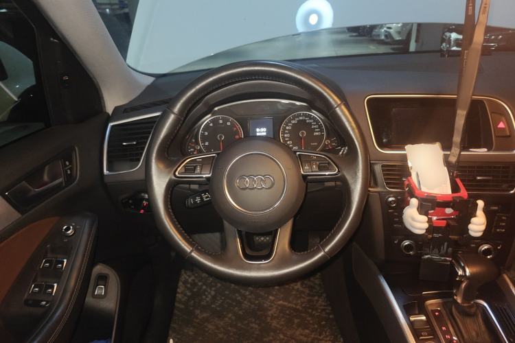Used Audi Q5 2018 Collector's Edition 40 TFSI Technology Model Steering Wheel