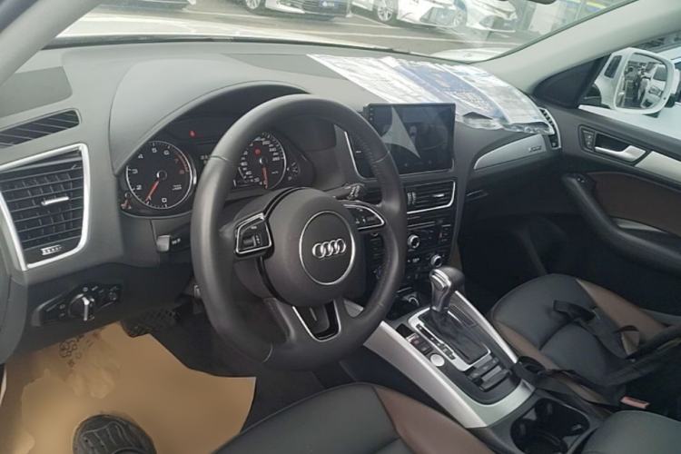Used Audi Q5 2018 Collector's Edition 40 TFSI Technology Model Steering Wheel
