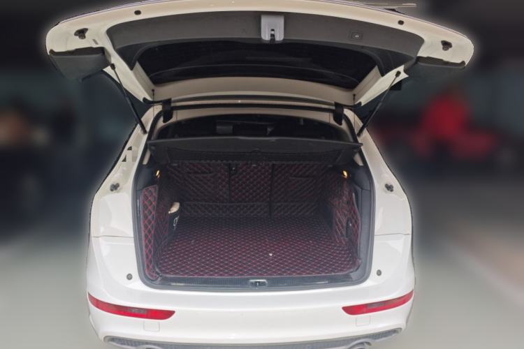 Used Audi Q5 2018 Collector's Edition 40 TFSI Technology Model Trunk