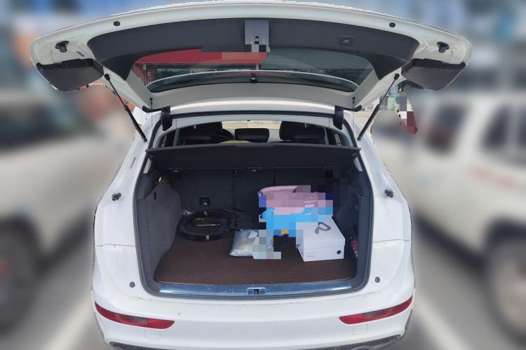 Used Audi Q5 2018 Collector's Edition 40 TFSI Ambition Model Trunk