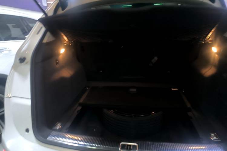 Used Audi Q5 2018 Collector's Edition 40 TFSI Technology Model Trunk