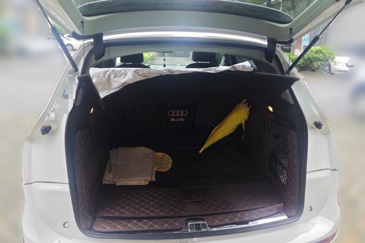 Used Audi Q5 2018 Collector's Edition 40 TFSI Ambition Model Trunk