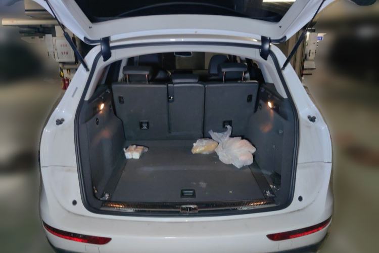 Used Audi Q5 2018 Collector's Edition 40 TFSI Technology Model Trunk