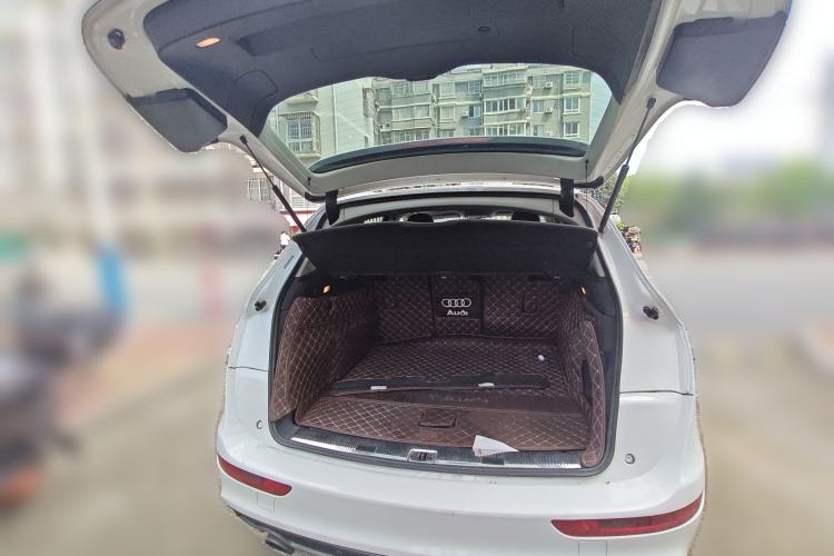 Used Audi Q5 2018 Collector's Edition 40 TFSI Ambition Model Trunk