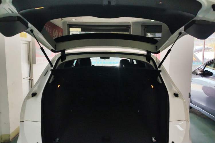 Used Audi Q5 2018 Collector's Edition 40 TFSI Technology Model Trunk
