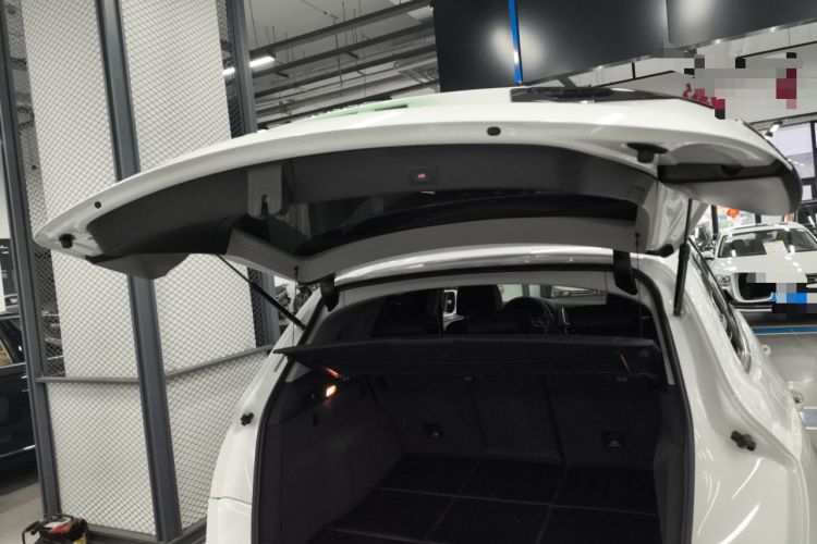 Used Audi Q5 2018 Collector's Edition 40 TFSI Technology Model Trunk