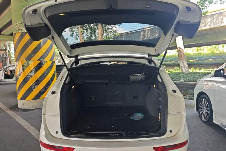 Used Audi Q5 2018 Collector's Edition 40 TFSI Technology Model Trunk