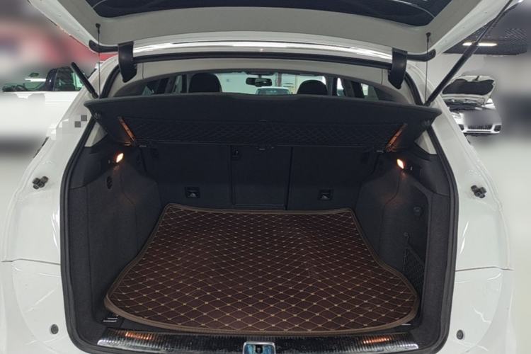 Used Audi Q5 2018 Collector's Edition 40 TFSI Technology Model Trunk