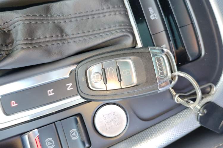 Used Audi Q5 2018 Collector's Edition 40 TFSI Technology Model Vehicle Key
