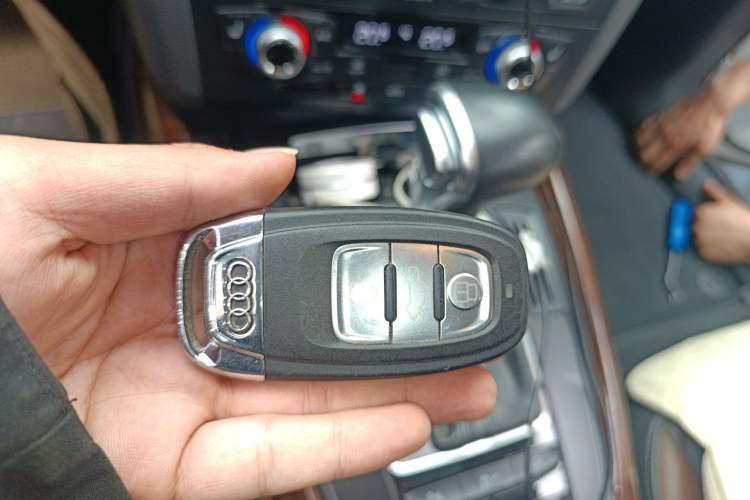Used Audi Q5 2018 Collector's Edition 40 TFSI Technology Model Vehicle Key