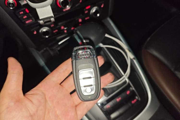 Used Audi Q5 2018 Collector's Edition 40 TFSI Technology Model Vehicle Key