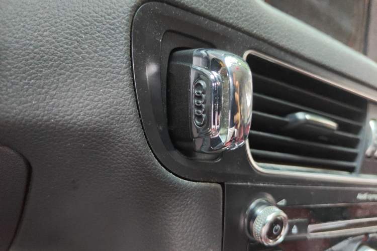 Used Audi Q5 2018 Collector's Edition 40 TFSI Technology Model Vehicle Key