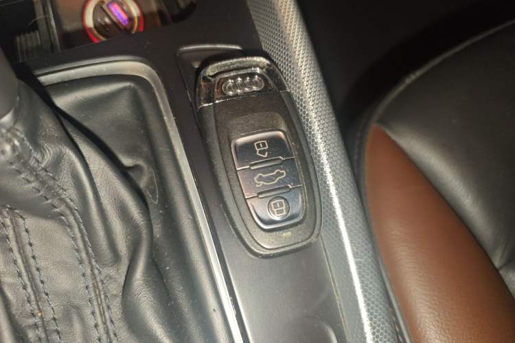 Used Audi Q5 2018 Collector's Edition 40 TFSI Technology Model Vehicle Key
