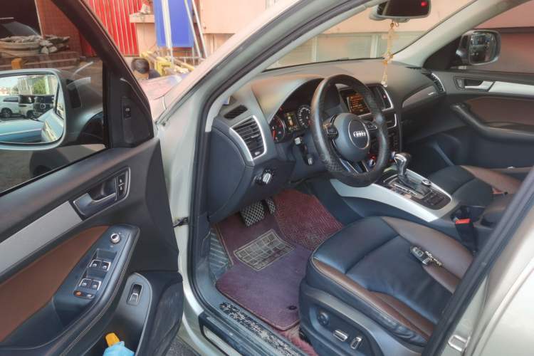Used Audi Q5 2018 Collector's Edition 40 TFSI Technology Model Driver Seat